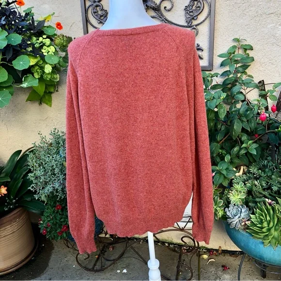 J. Crew 100% Lambswool Crew Neck Sweater - Picture 4 of 11